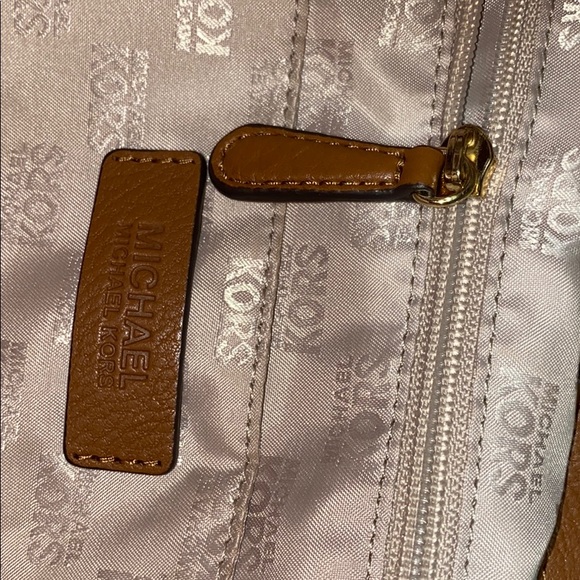 Micheal Kors Handbag - Picture 3 of 6